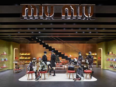 miu miu store aoyama